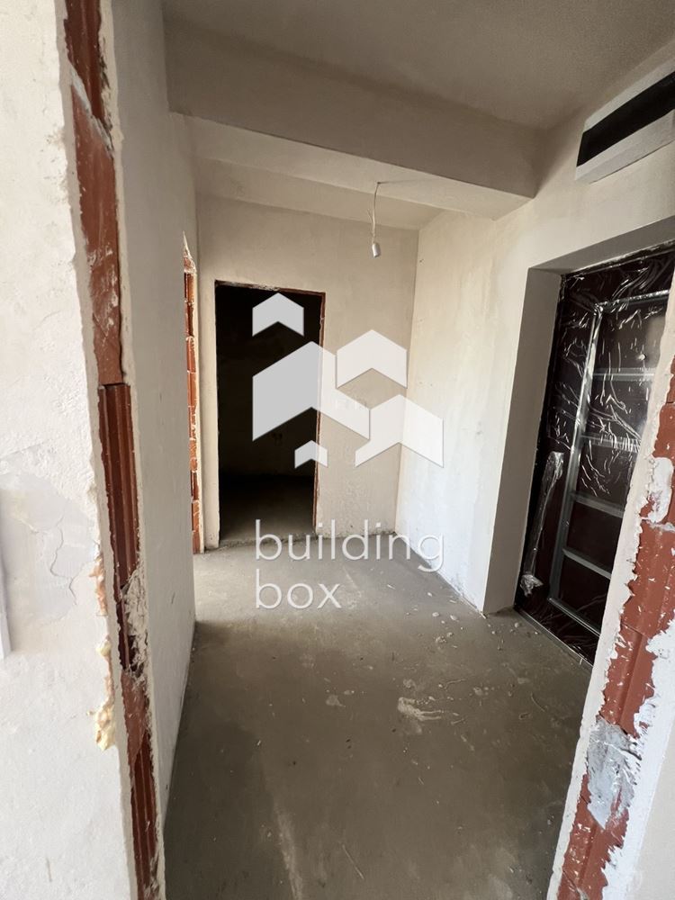 Двустаен апартамент в кв. Южен - 0