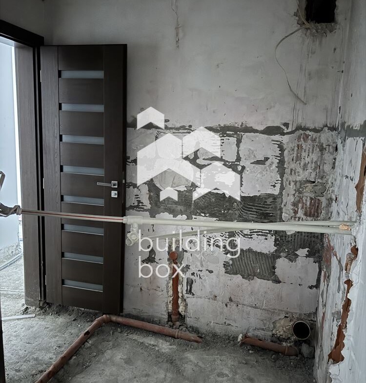 Тристаен апартамент с голяма тераса - 0