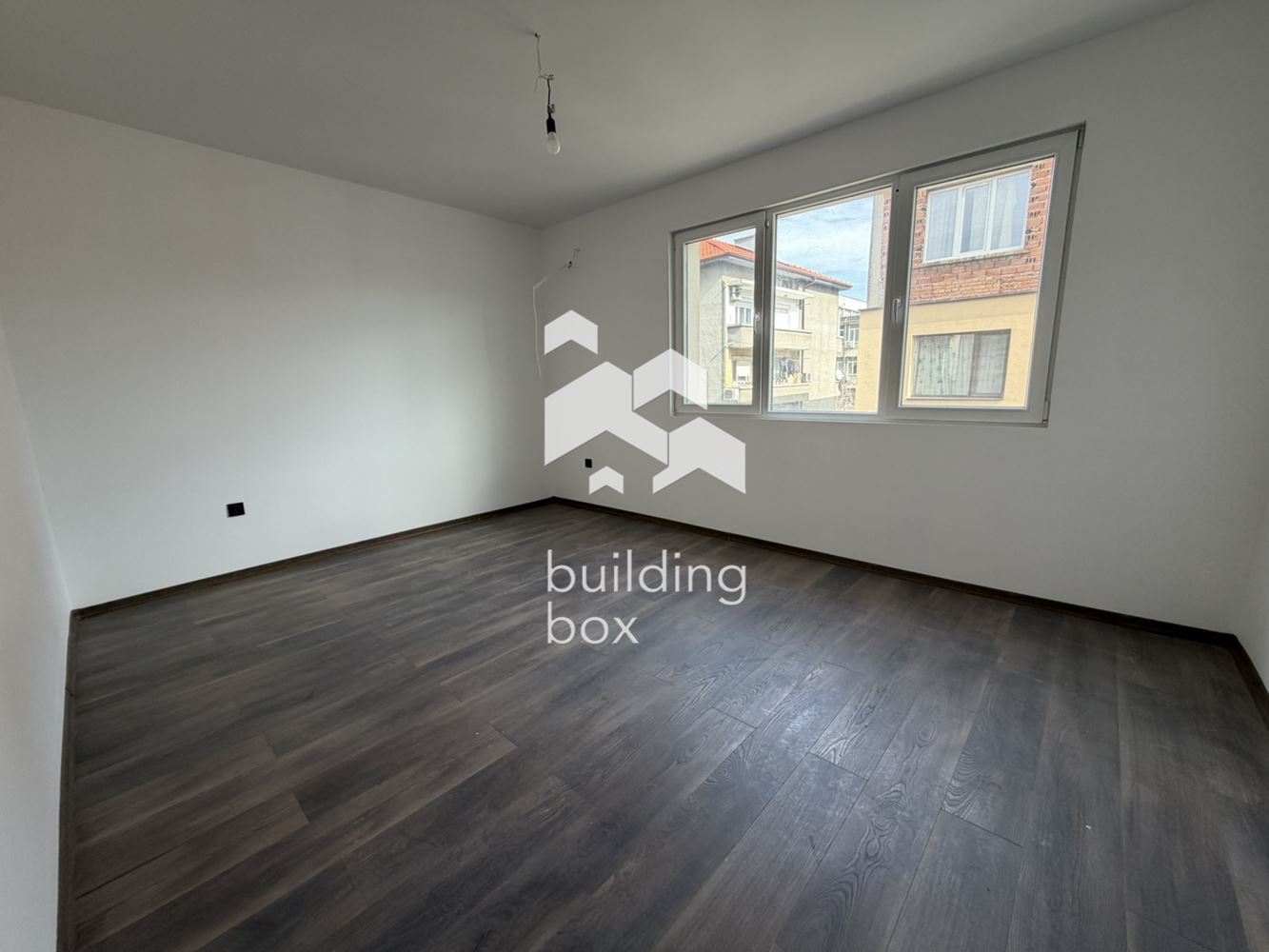 Тристаен апартамент - кв.Гагарин, довършен до ключ! - 0