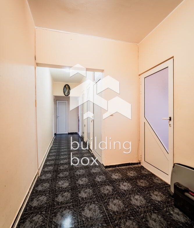 Просторен ТРИСТАЕН апартамент - 0