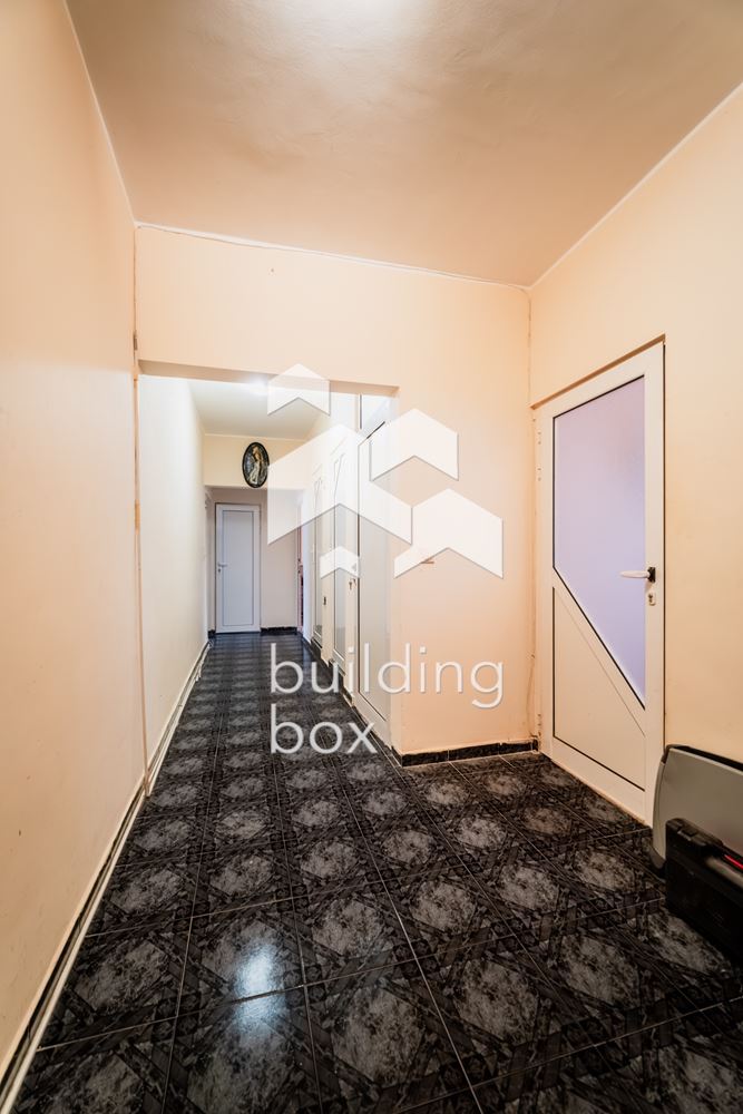 Просторен ТРИСТАЕН апартамент - 0