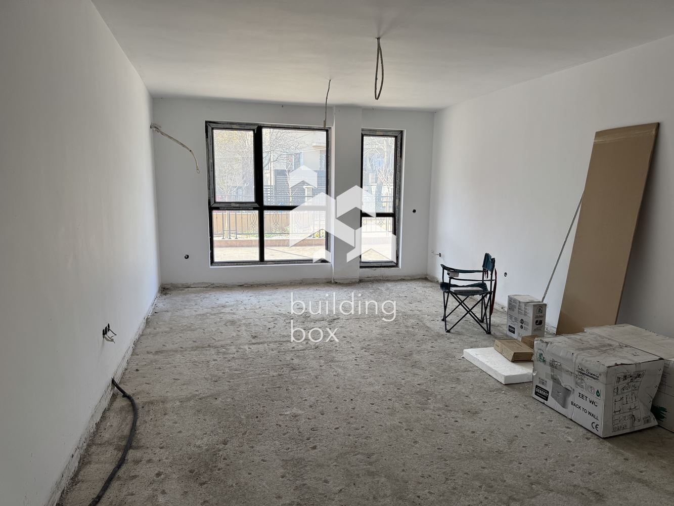 Тристаен апартамент с голяма тераса