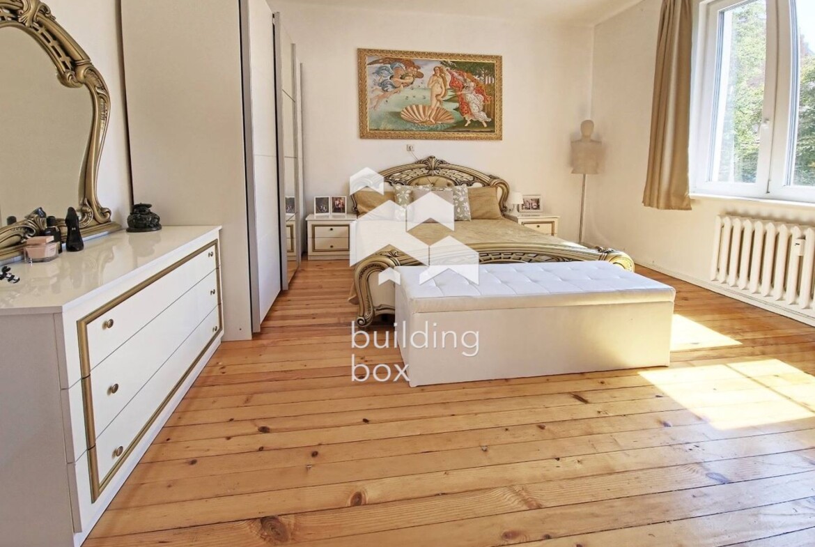 Тристаен апартамент на ул. "Любен Каравелов" - 0