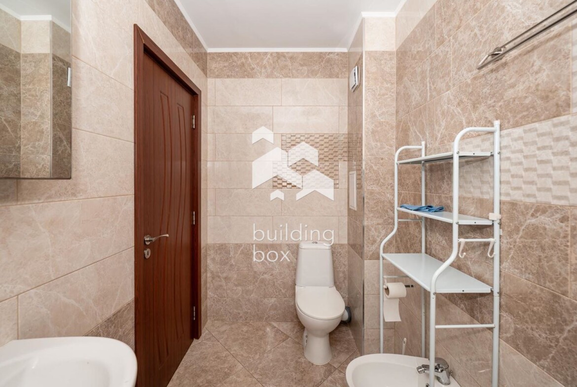 Тристаен обзаведен апартамент с акт 16 - 0