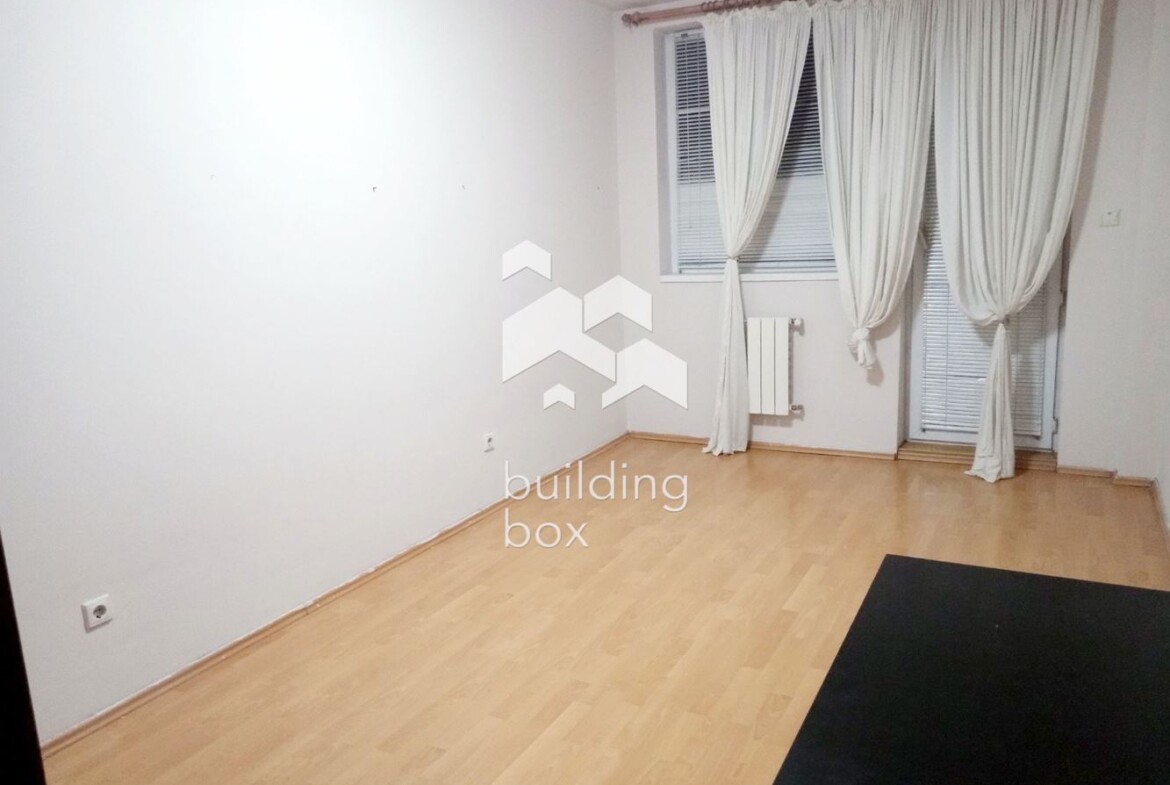 Полуобзаведен апартамент е кв. Белите брези - 0