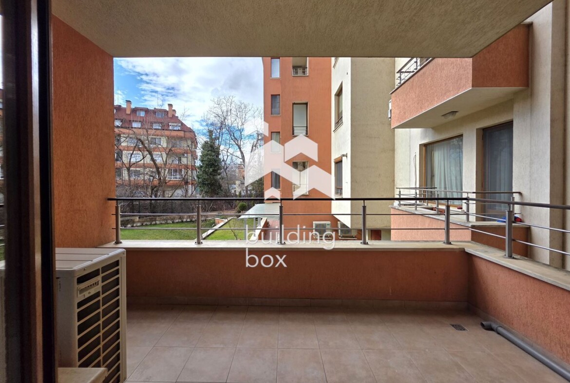 Модерно обзаведен и простовен двустаен апартамент в кв. Витоша - 0