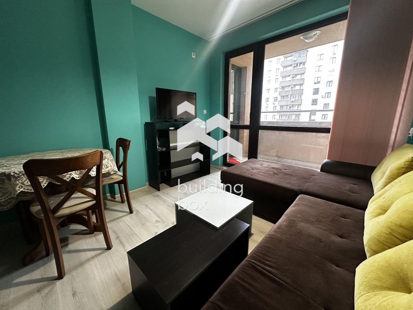 Двустаен апартамент под наем - 0