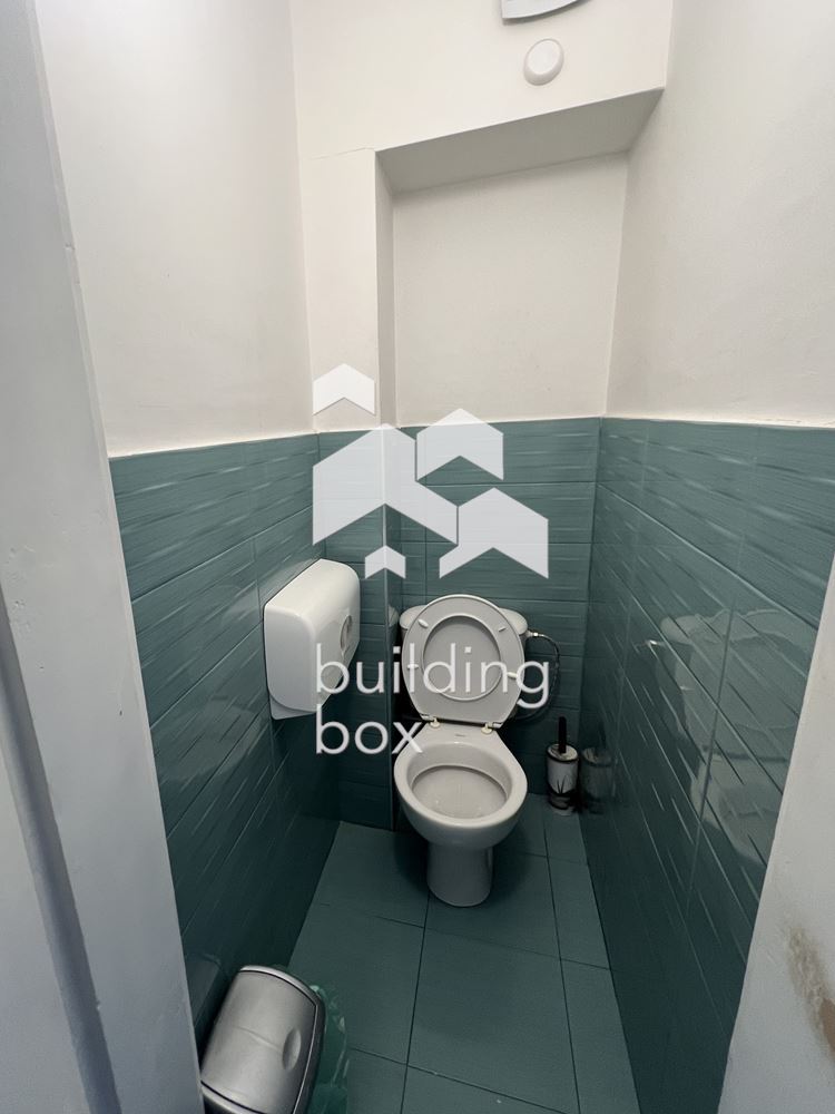 Тристаен апартамент до църквата „Св. Неделя“ - 0