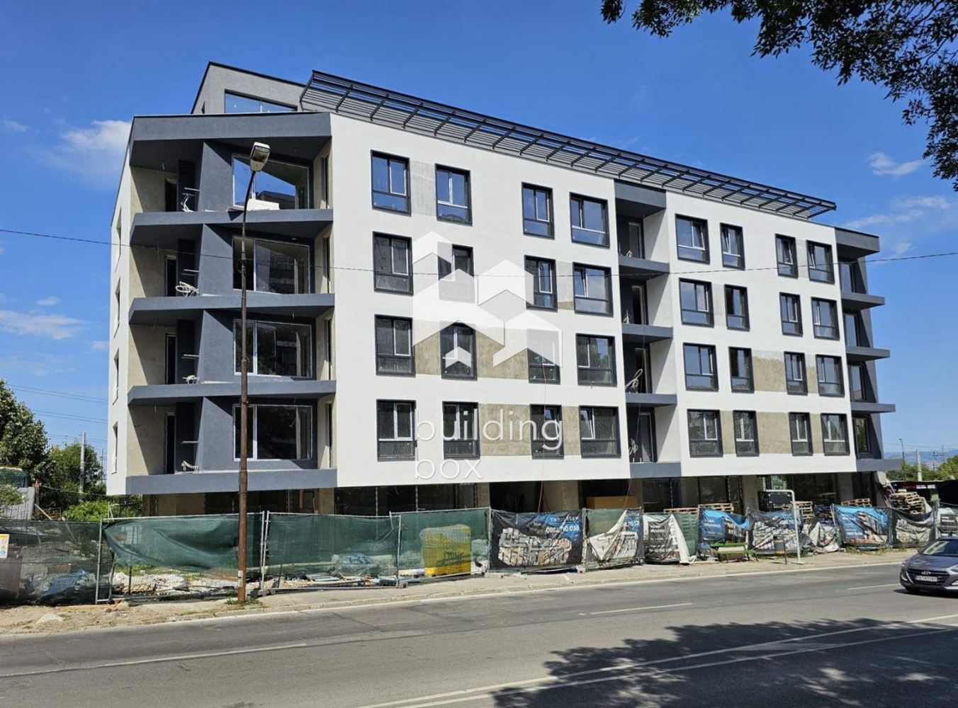 Двустаен апартамент в ж.к. Люлин 4