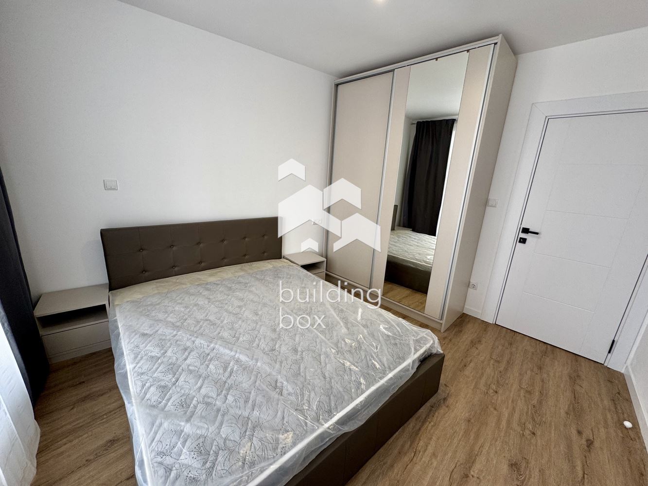 Чисто нов просторен двустаен апартамент - 0