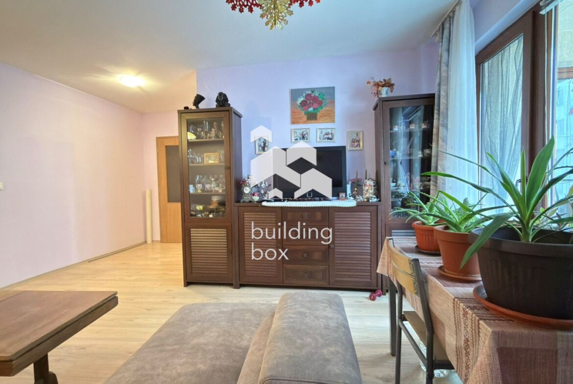 Двустаен апартамент - кв. Люлин Център - 0