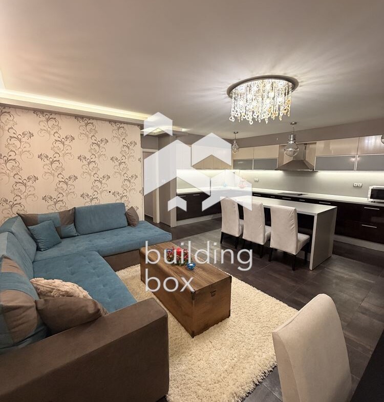 Апартамент с три спални под наем - 0