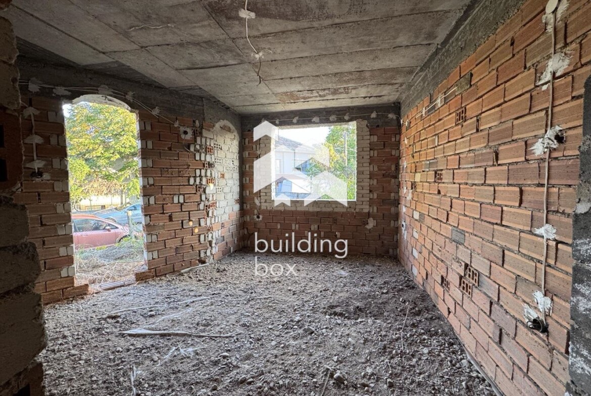 Двуетажна къща в с.Желязно - 0