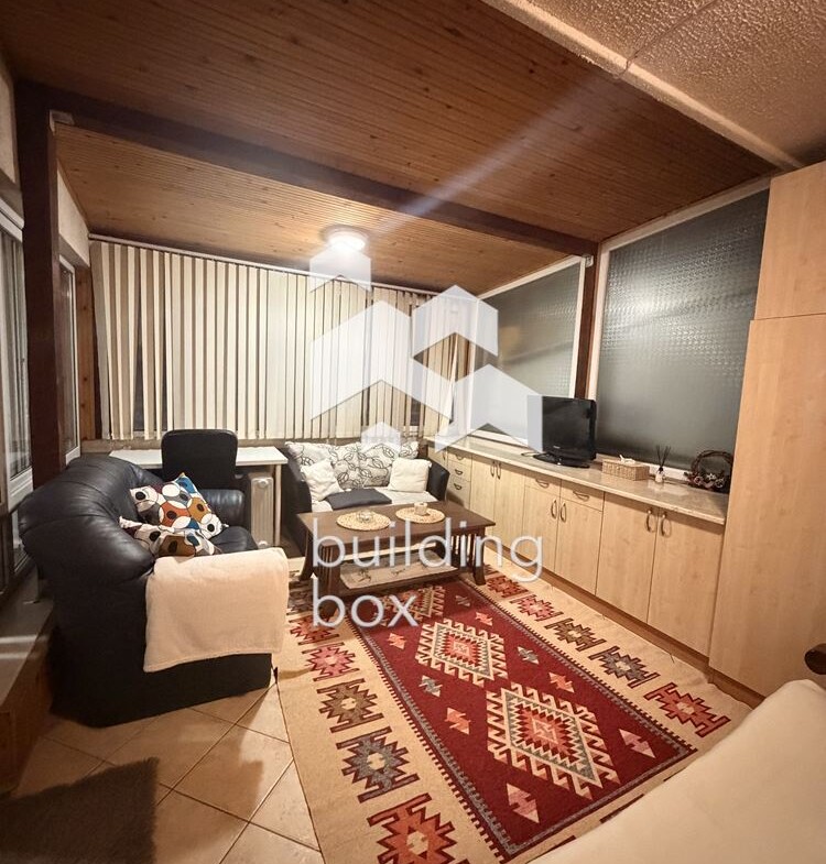 Апартамент с три спални под наем - 0