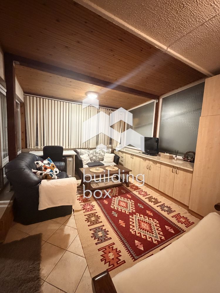 Апартамент с три спални под наем - 0