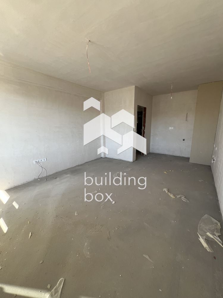 Двустаен апартамент в кв. Южен - 0