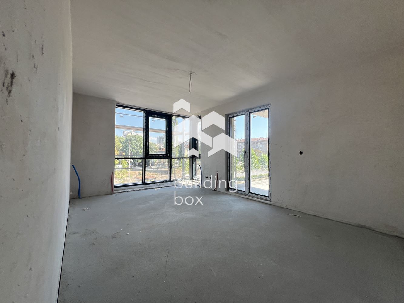 Тристаен апартамент в нова модерна сграда – Централна София - 0