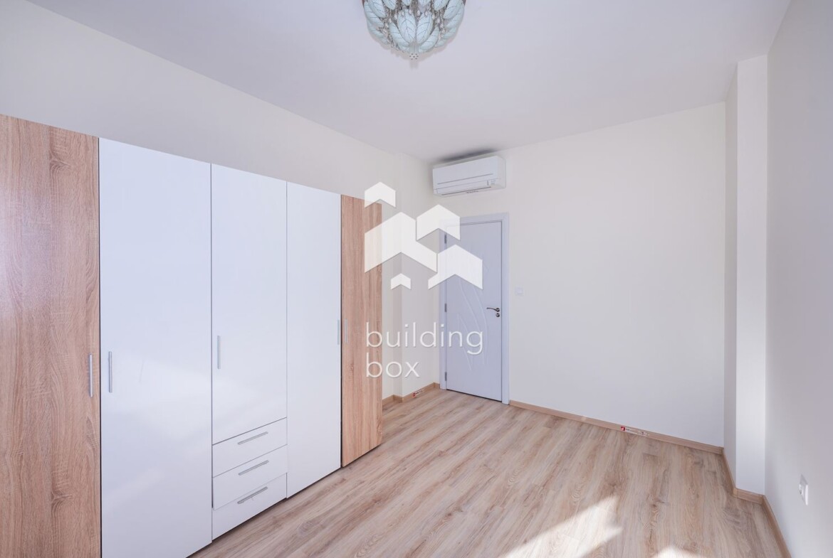 Довършен до ключ апартамент на бул. Македония до Ритейл Парк - 0