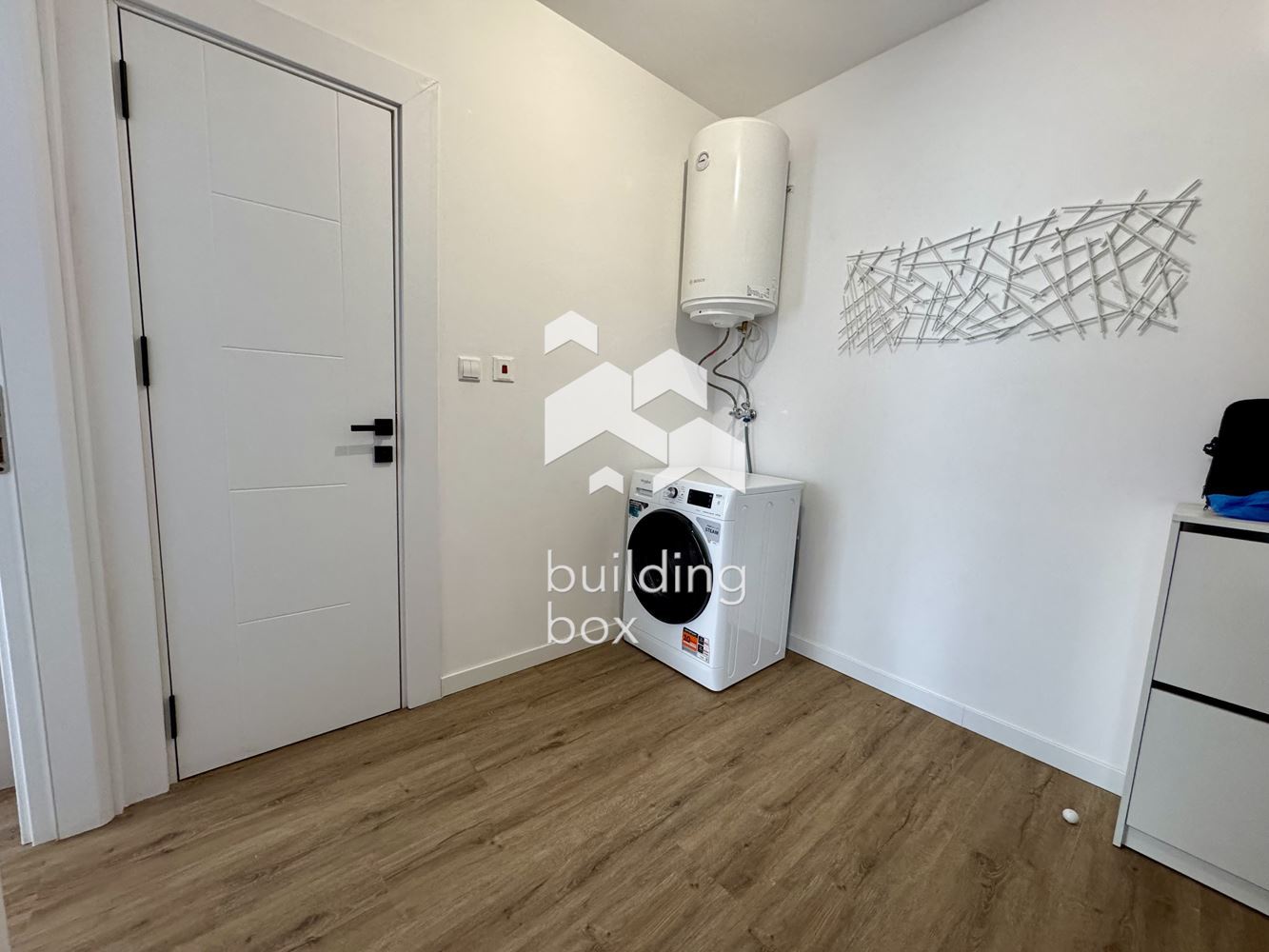 Чисто нов просторен двустаен апартамент - 0