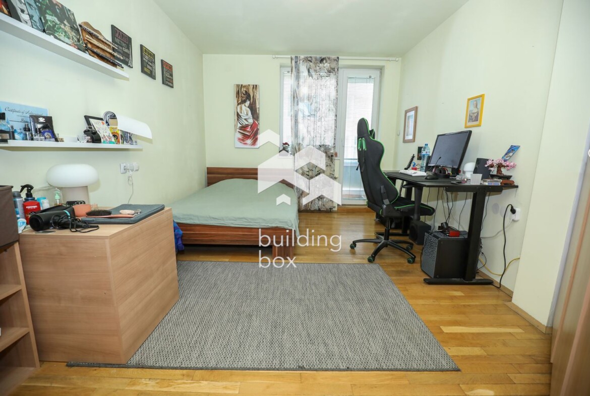 Тристаен апартаменти в сърцето на гр. София - 0