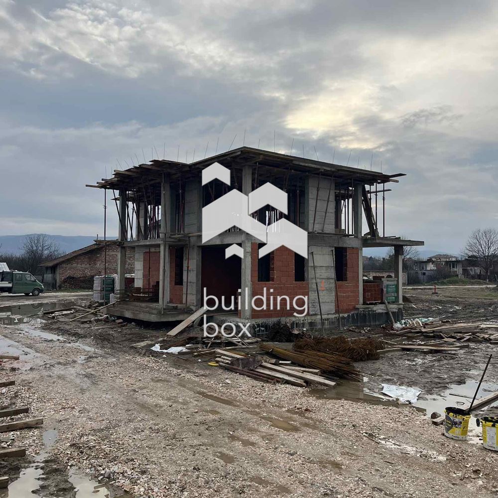 Еднофамилни къщи в Остромила - 0