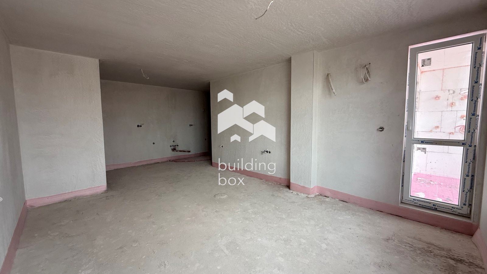 Двустаен апартамент с двор