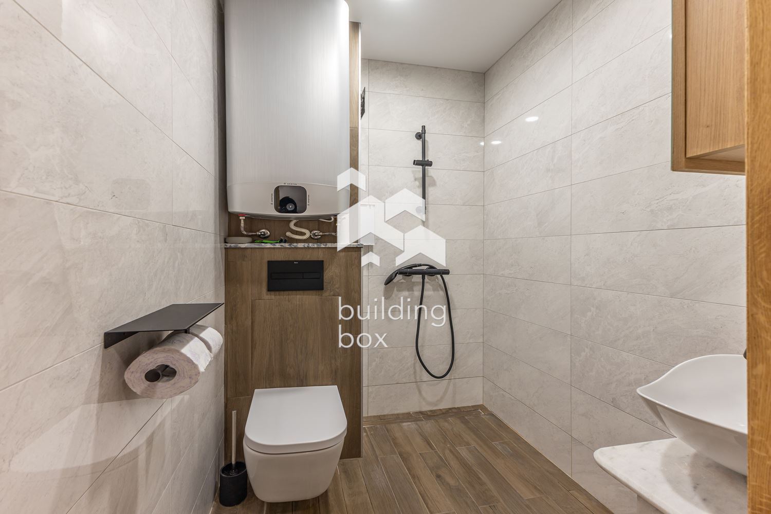 Тристаен апартамент с паркомясто - 0