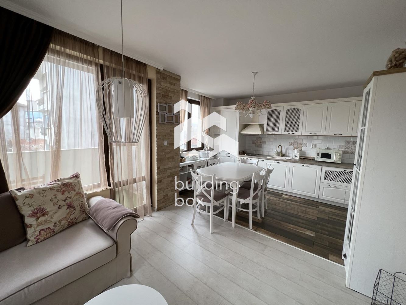 Тристаен апартамент - кв. Прослав - 0