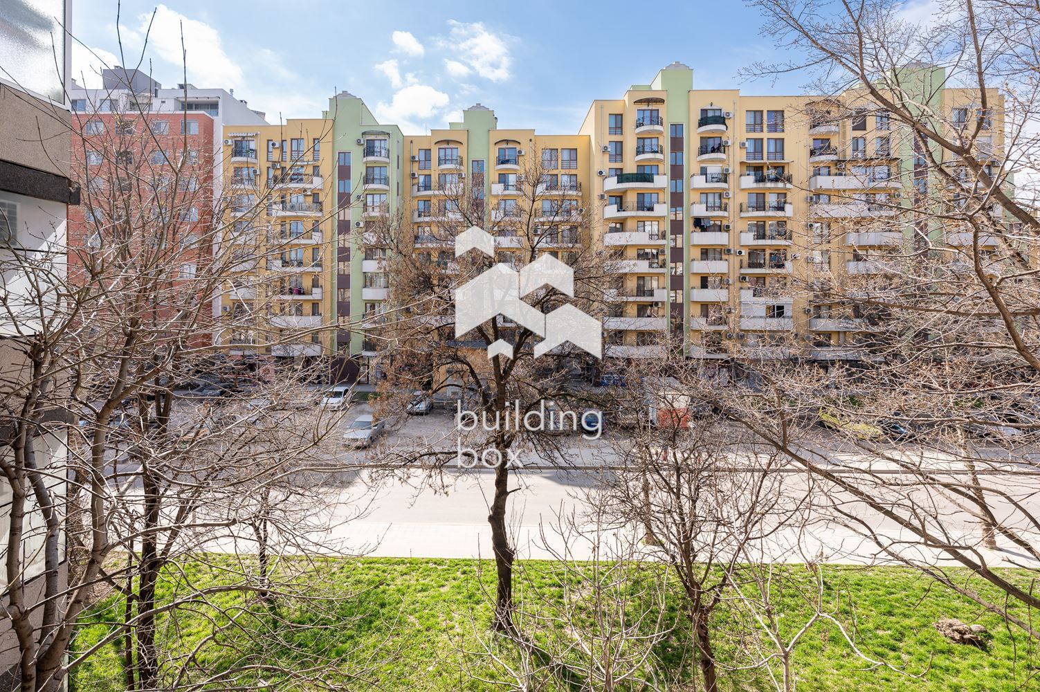 Многостаен апартамент монилит в кв. Южен 98кв.м. - 0