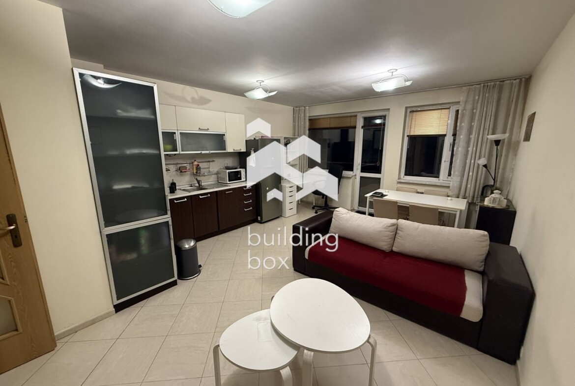 Двустаен, обзаведен апартамент в близост до Руски паметник - 0