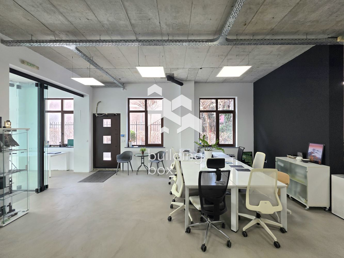 Офис със склад и паркомясто в идеален център – кв. Яворов - 0