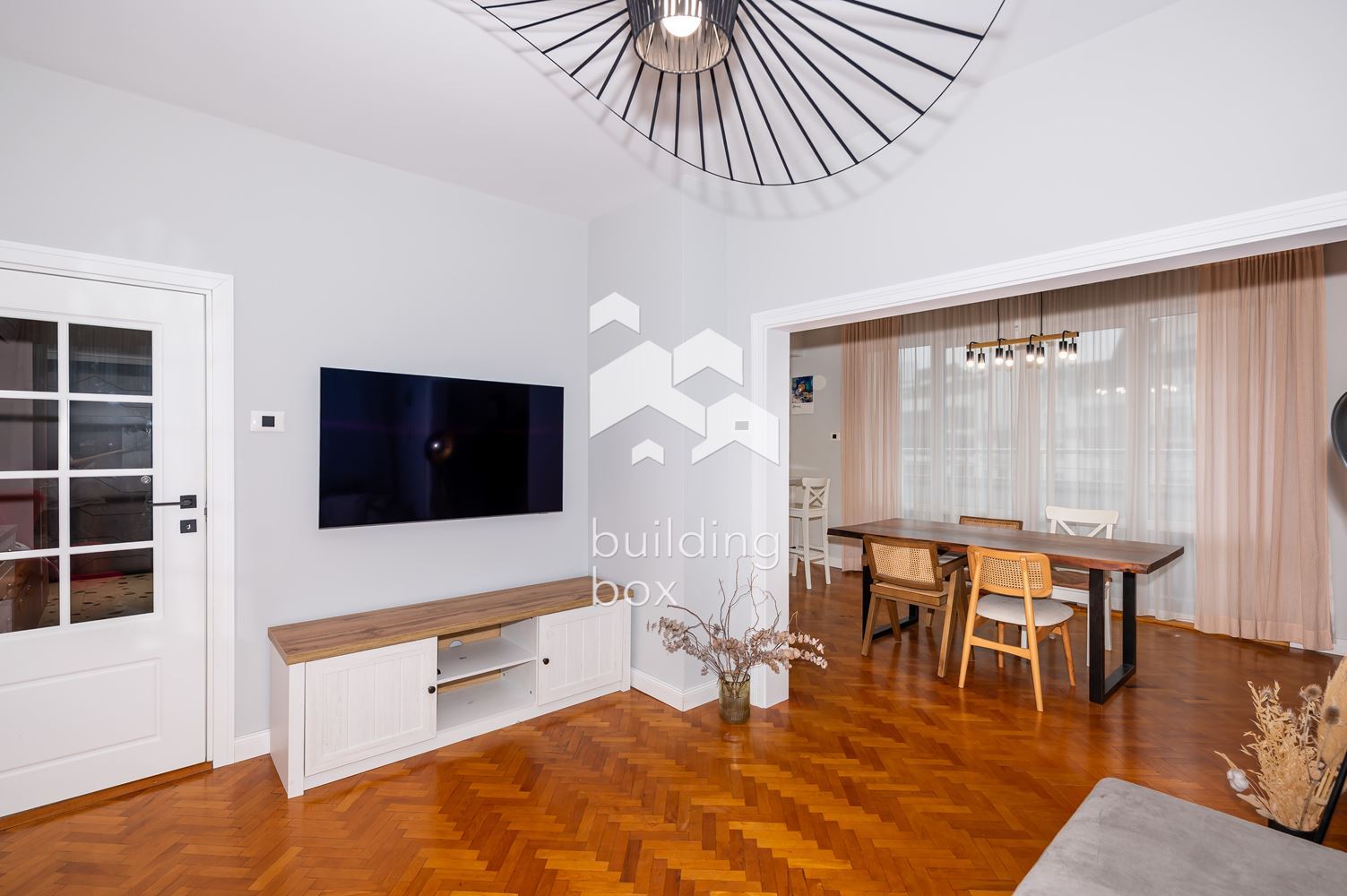 Уютен, обзаведен тристаен апартамент - кв. Каменица 1 - 0