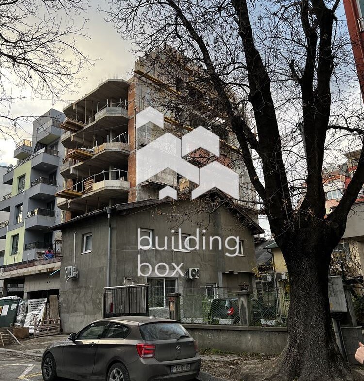 Продавза Двустаен апартамент - 0