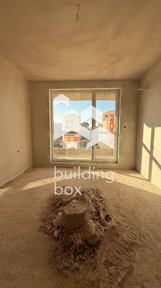 Двустаен апартамент в кв. Остромила до Виа парк - 0