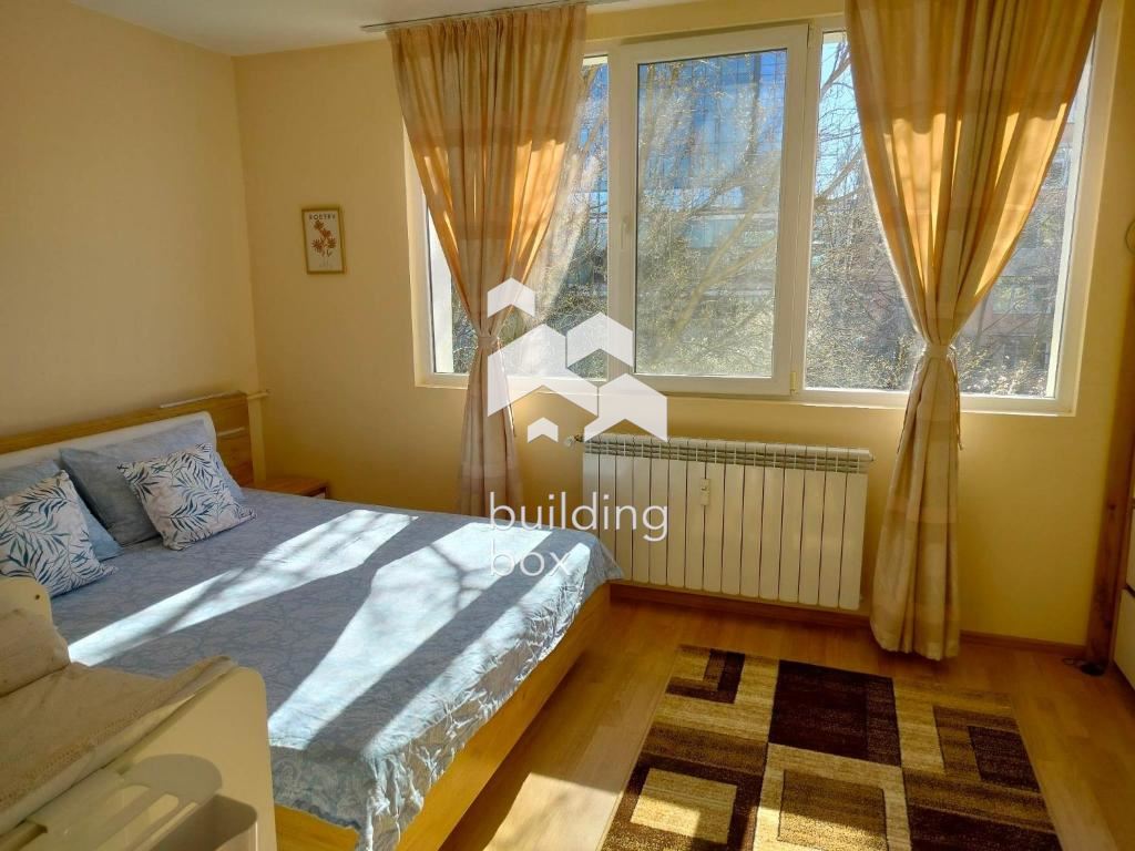 Свеж и уютен тристаен апартамент в кв. Изток - 0