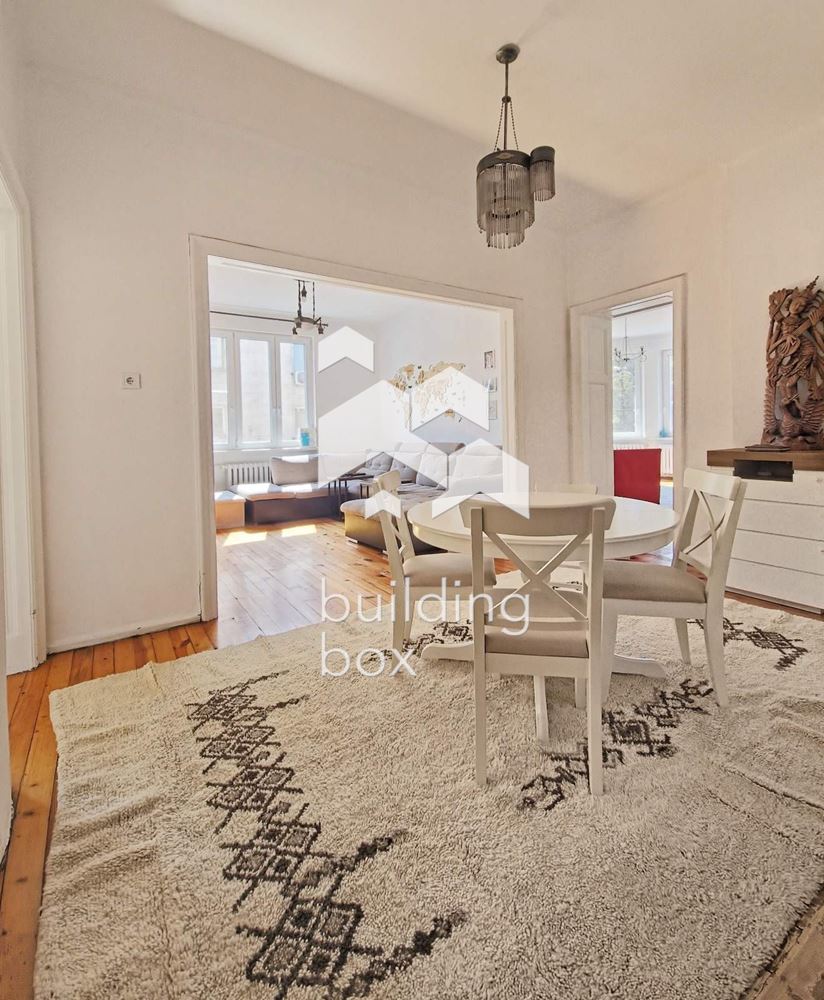 Тристаен апартамент на ул. "Любен Каравелов" - 0