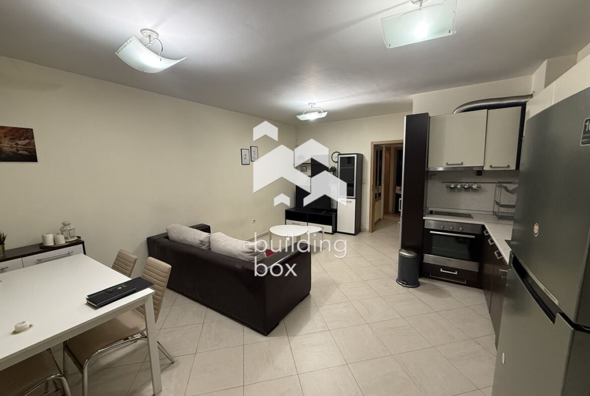 Двустаен, обзаведен апартамент в близост до Руски паметник - 0