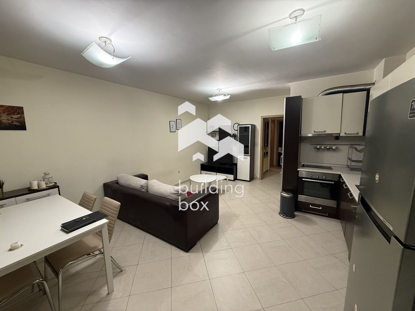 Двустаен, обзаведен апартамент в близост до Руски паметник - 0