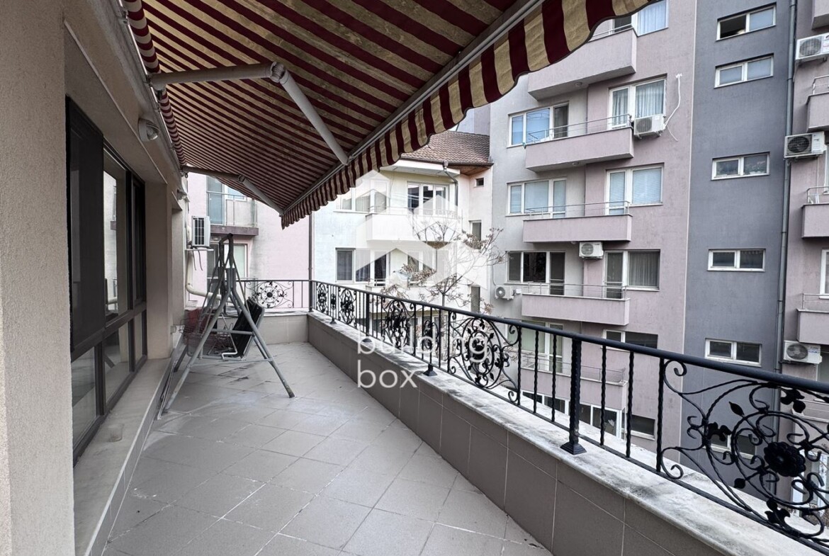 Тристаен луксозно обзаведен апартамент под наем - 0