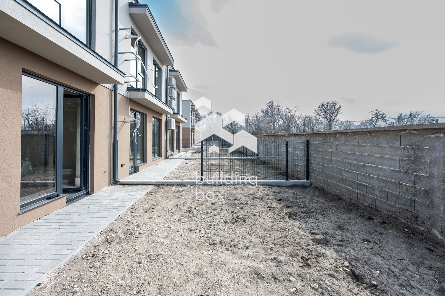 Редова къща с. Маноле - 0