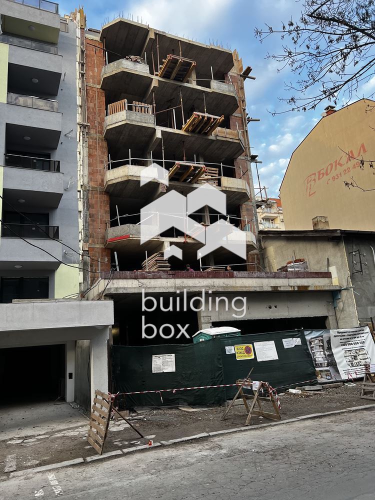 Продавза Двустаен апартамент