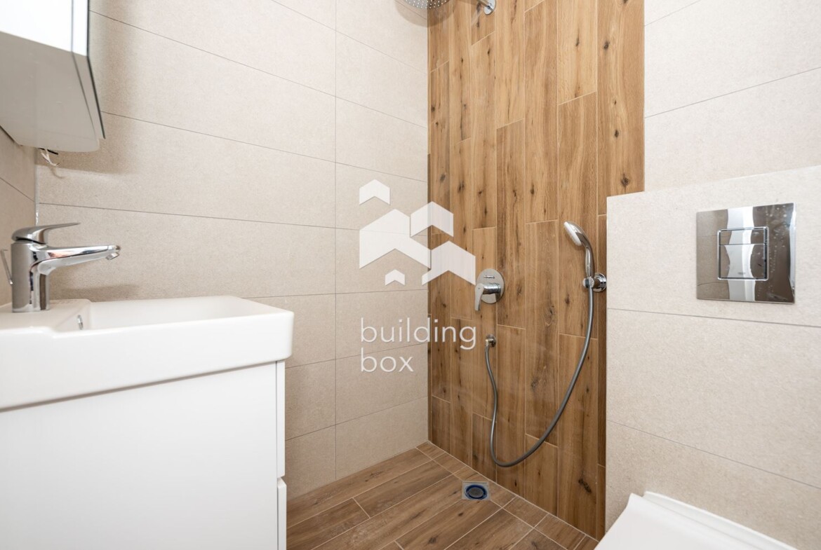 Тристаен апартамент, довършен до ключ - кв. Остромила - 0