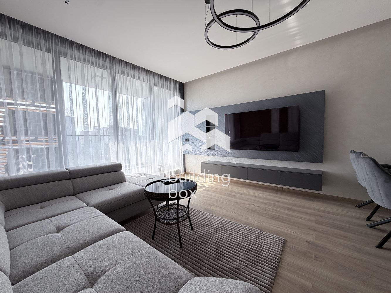 Тристаен луксозен апартамент под наем - к-с Роял Гардън - 0