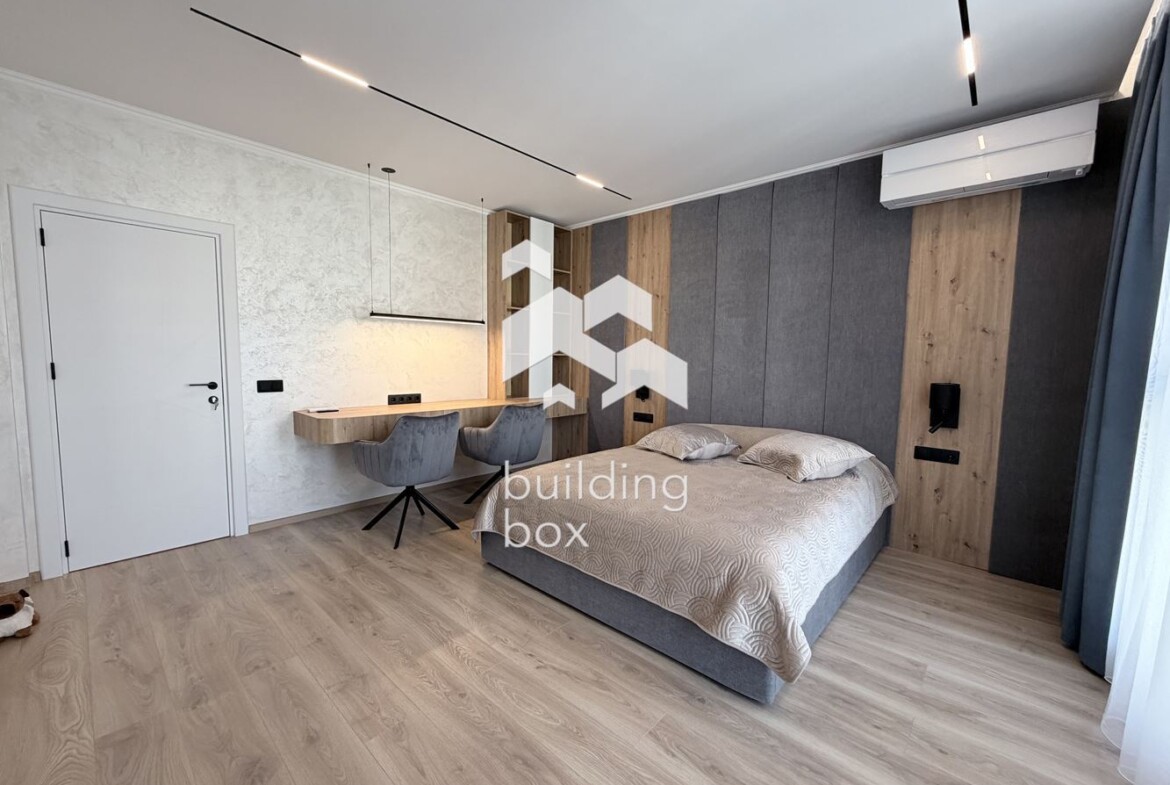 Тристаен луксозен апартамент под наем - к-с Роял Гардън - 0