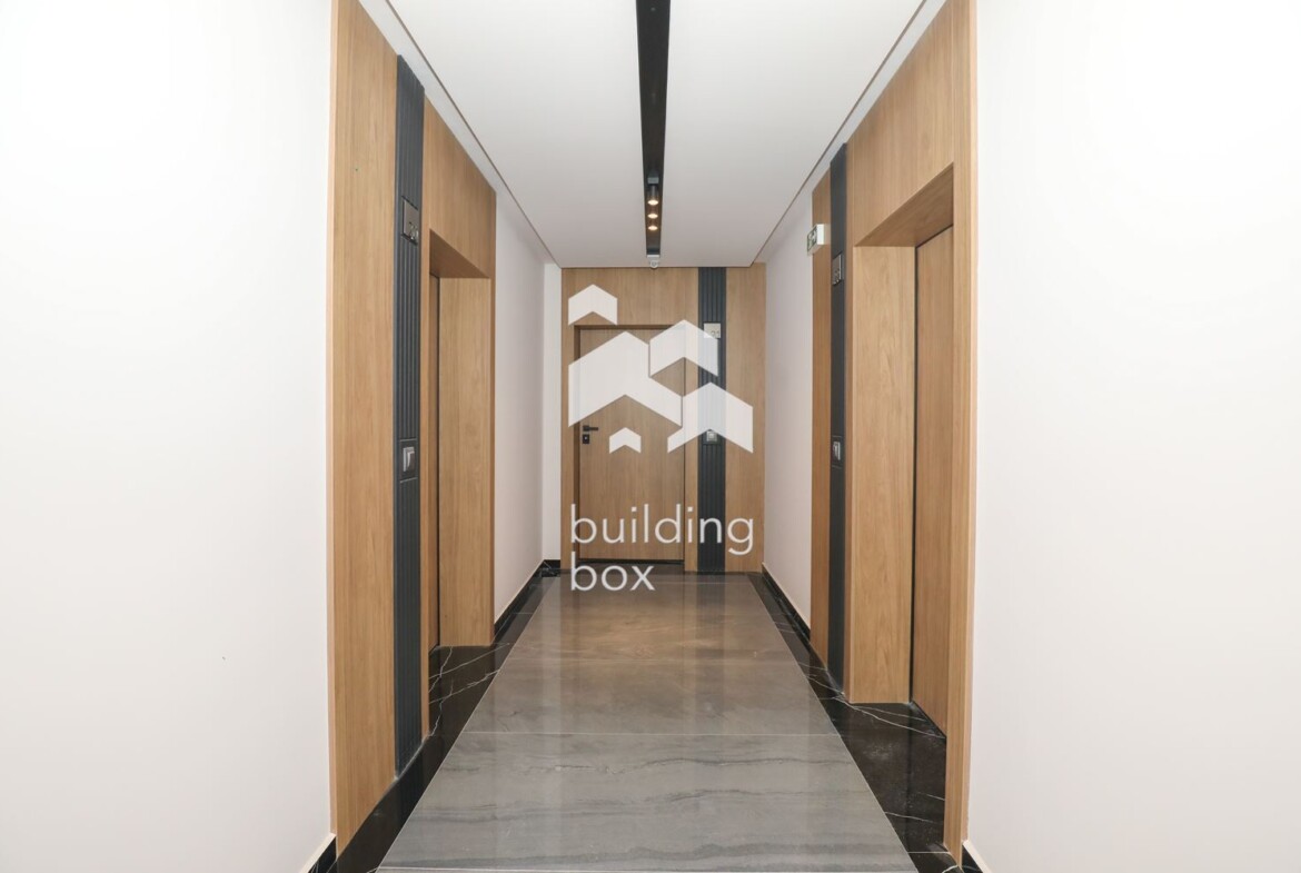 Нов слънчев 3-стаен апартамент - над 30 кв.м. всекидневна - 0