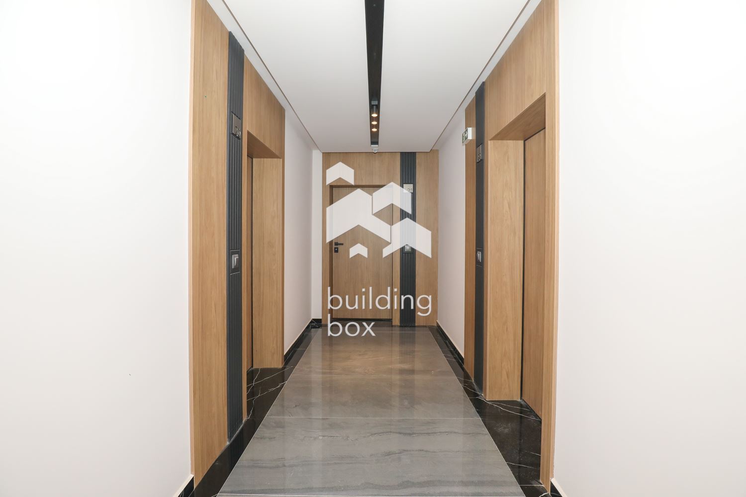 Нов слънчев 3-стаен апартамент - над 30 кв.м. всекидневна - 0