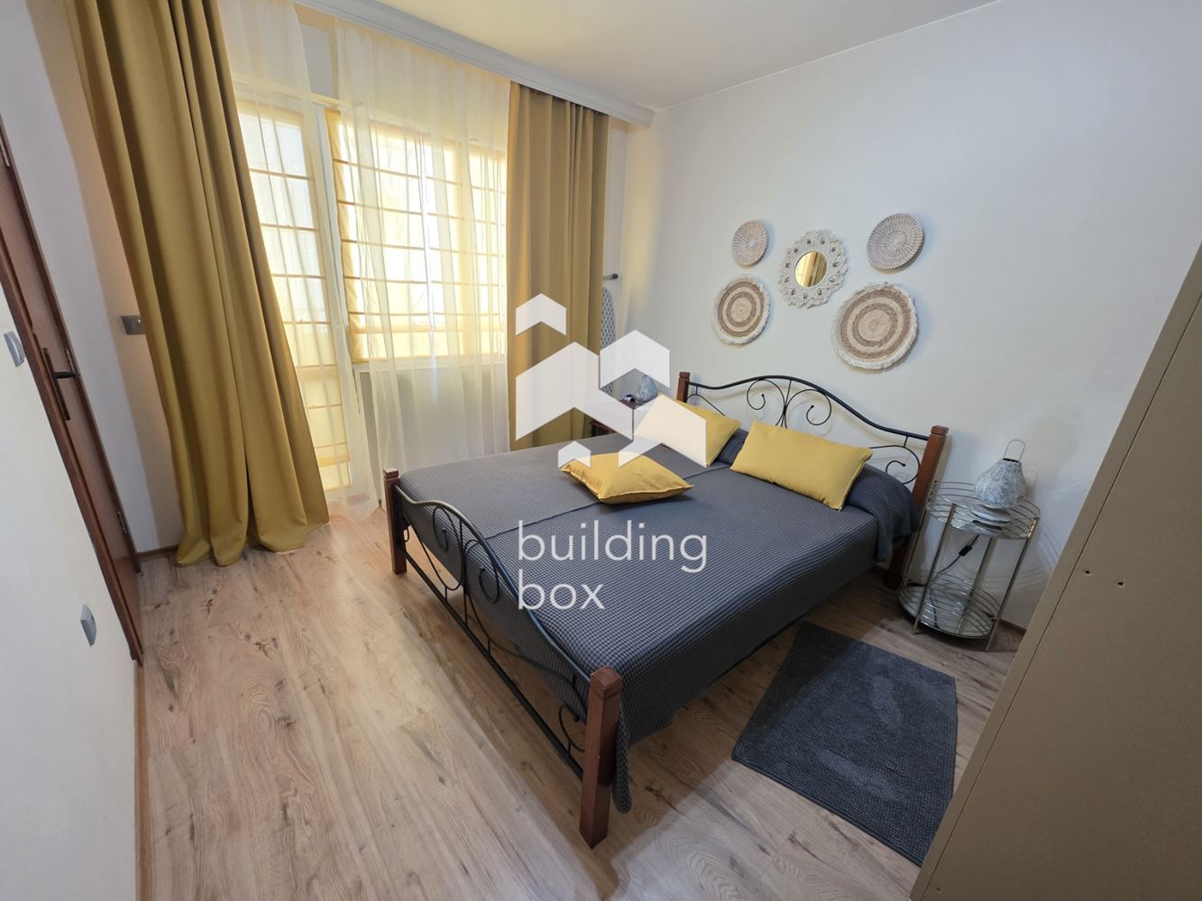 Тристаен апартамент в сърцето на кв. Кършияка до "Холидей Ин" и "БИЛЛА" - 0