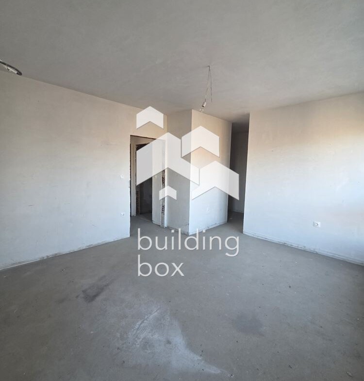 Двустаен апартамент в кв. „Остромила“ - 0