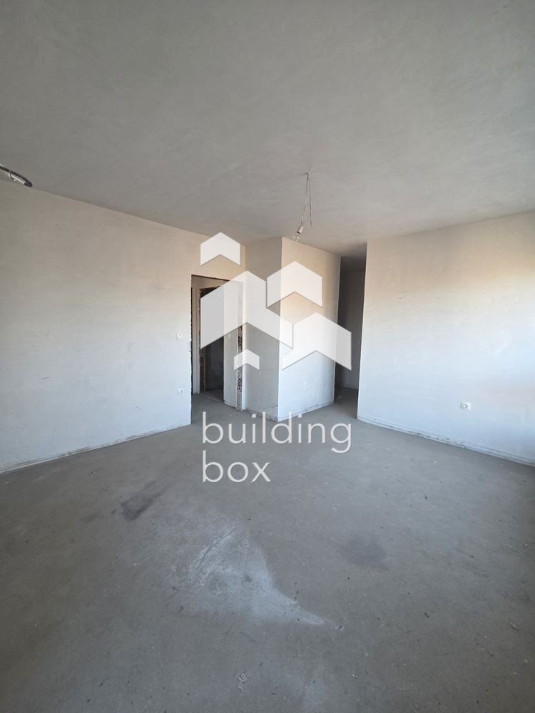 Двустаен апартамент в кв. „Остромила“ - 0