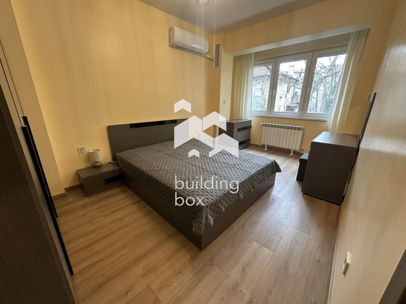 Тристаен апартамент на метри от храм паметника Ал. Невски - 0